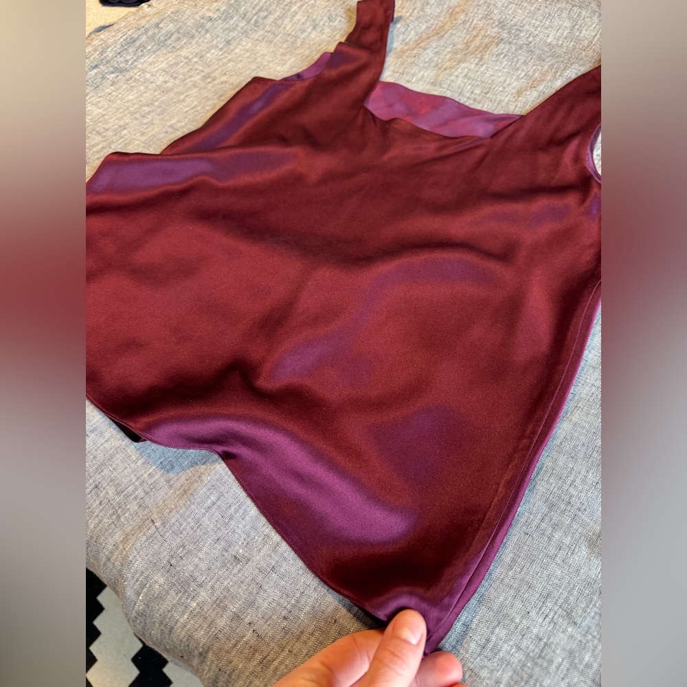 Nordstrom Intimates 100% Silk tank size large burgundy - Picture 5 of 10